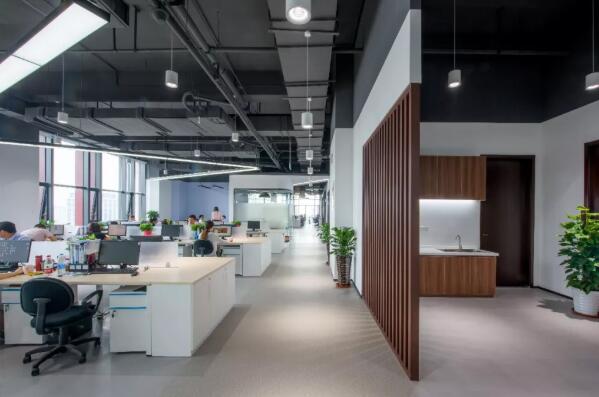 青島軟件開發(fā)公司125平方米辦公室簡美風(fēng)格裝修效果圖